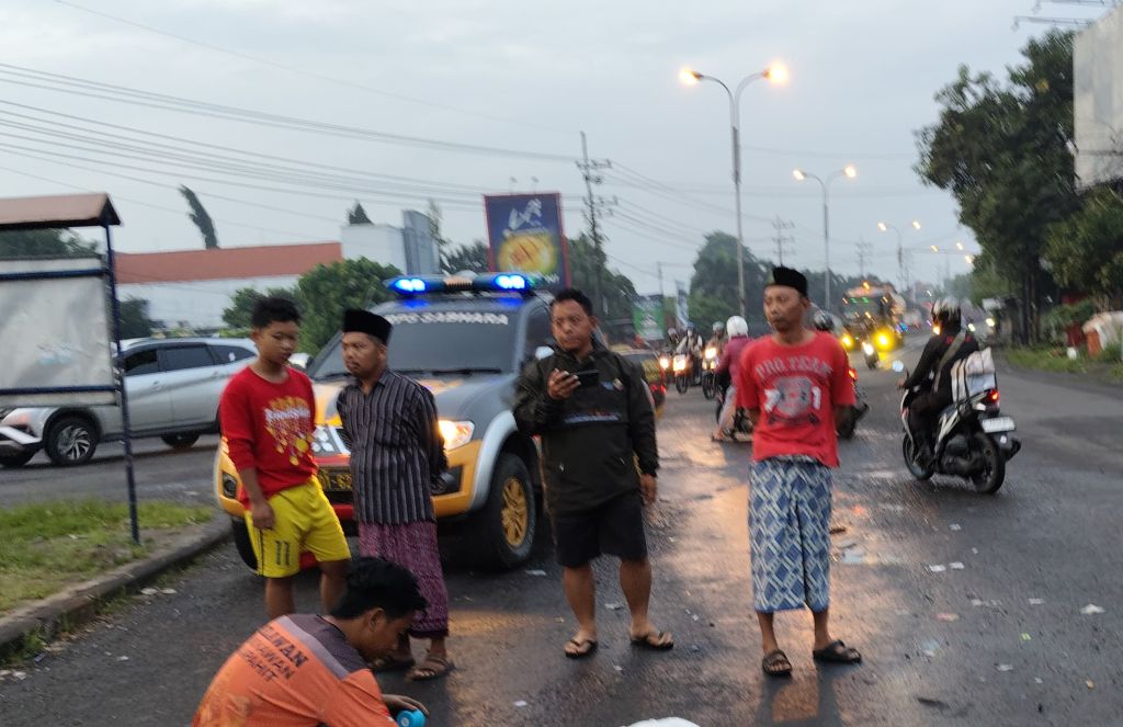 Pria di Mojokerto Tewas Tertabrak Motor saat Menyeberang