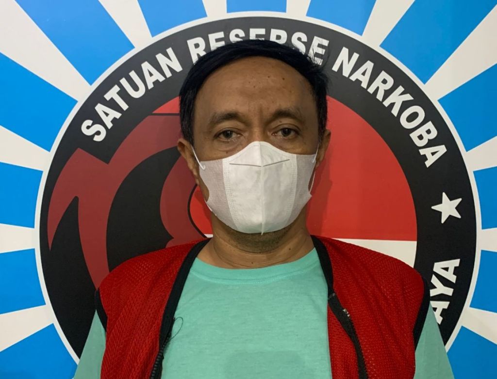 Pengedar yang diamankan Satresnarkoba Polrestabes Surabaya