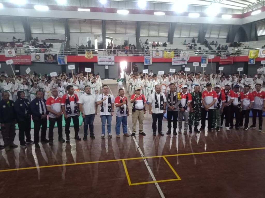 350 Atlet Jujitsu Seluruh Indonesia Rebutkan Piala Kajati Jatim 2025 di Pacitan