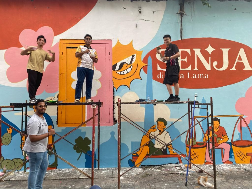 Sentuhan Estetik di Kota Lama Surabaya dari Mahasiswa UC dan Malaysia