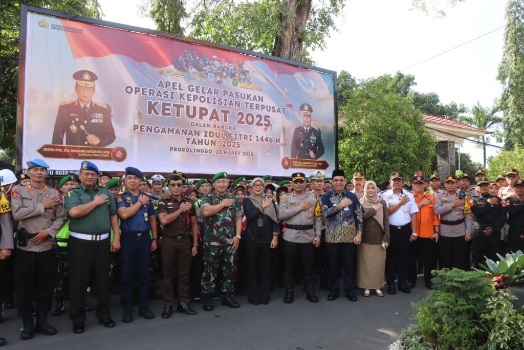 Kapolres Probolinggo Kota AKBP Oki Ahadian foto bersama Forkopimda. (Istimewa)
