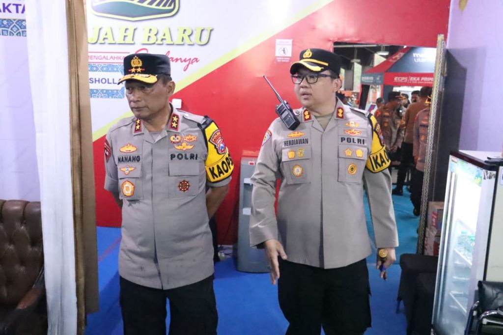 Kapolda Jatim Tinjau Kesiapan Posyan Terpadu Alun - alun Kota dan Pospam Kenanten Mojokerto