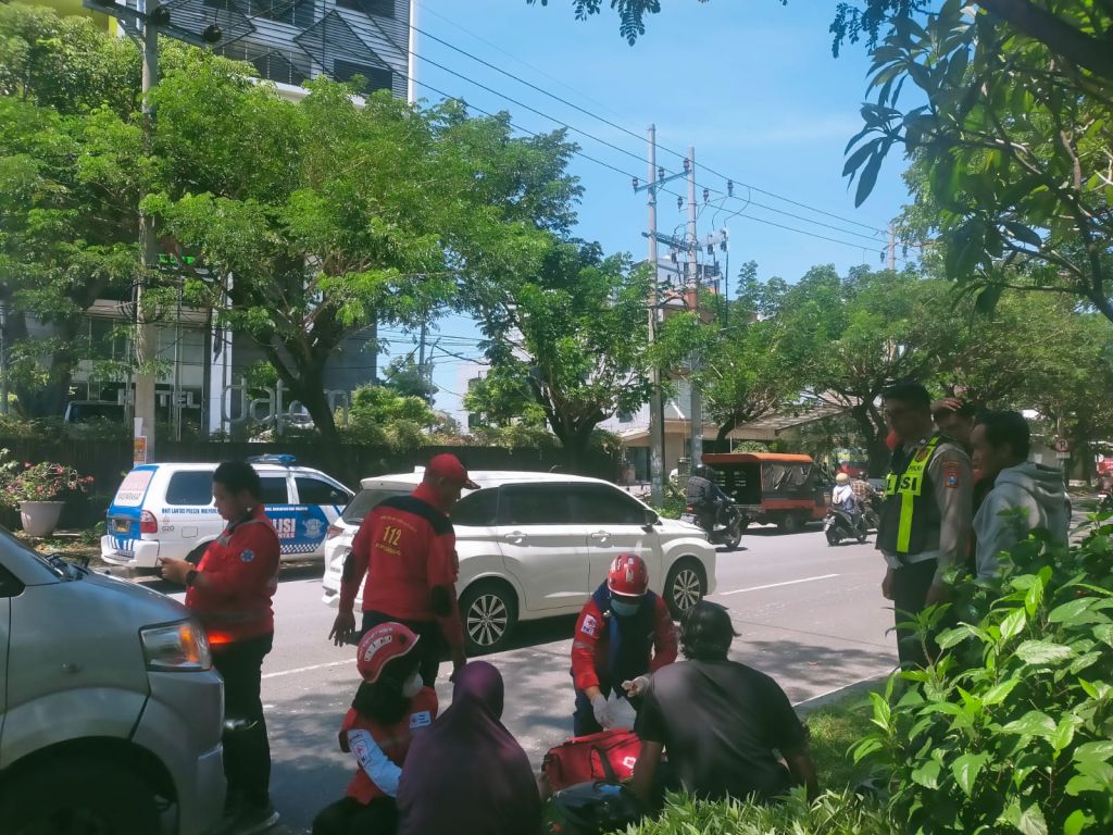 Dua Pengendara Motor Terlibat Kecelakaan di Jalan Ir Soekarno Surabaya, Depan Hotel Dafam