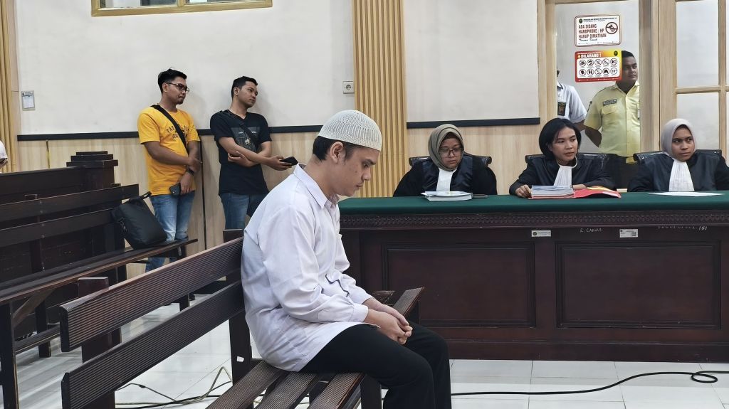 Vonis Seumur Hidup, Terdakwa Mutilasi Kekasih Tertunduk di PN Mojokerto