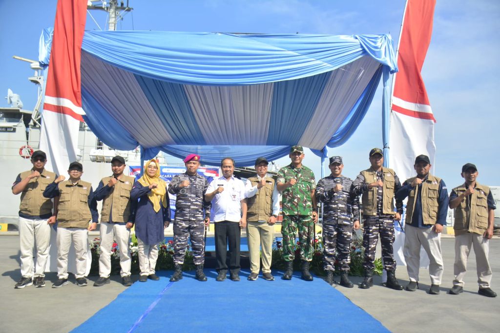KRI HIU-634 Antar Rupiah ke Pulau Terpencil Jawa Tengah