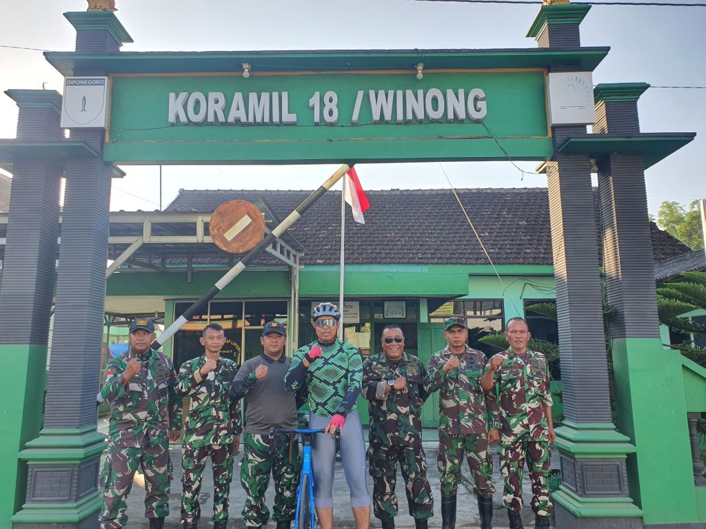 Gowes Pagi Dansatgas TMMD, Susuri Koramil Hingga Tinjau Pembangunan Tugu Prasasti Desa Godo