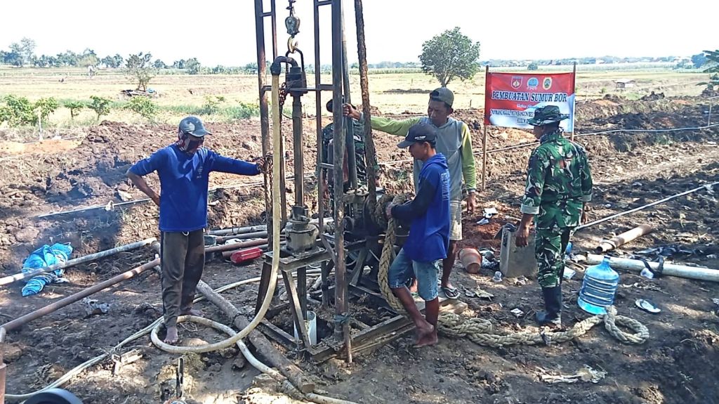 Pengeboran Terakhir di Titik 5, Satgas TMMD Reguler 128 Dekat Dengan Lokasi Warga