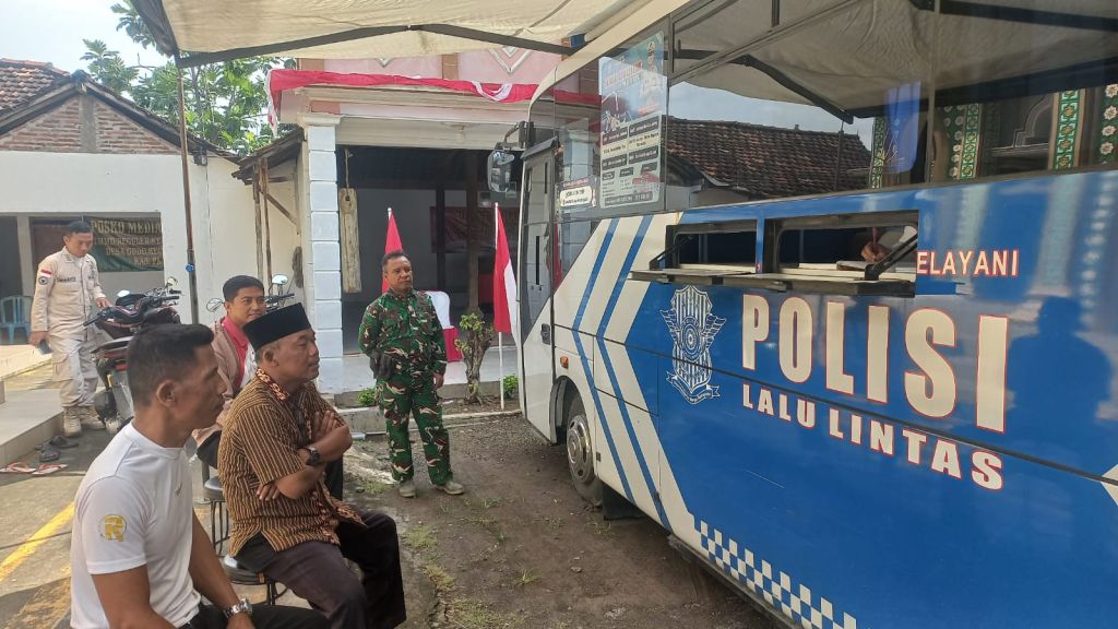 Satlantas Polresta Pati Hadirkan SIM Keliling di Lokasi TMMD 128, Permudah Warga Perpanjang SIM dan STNK