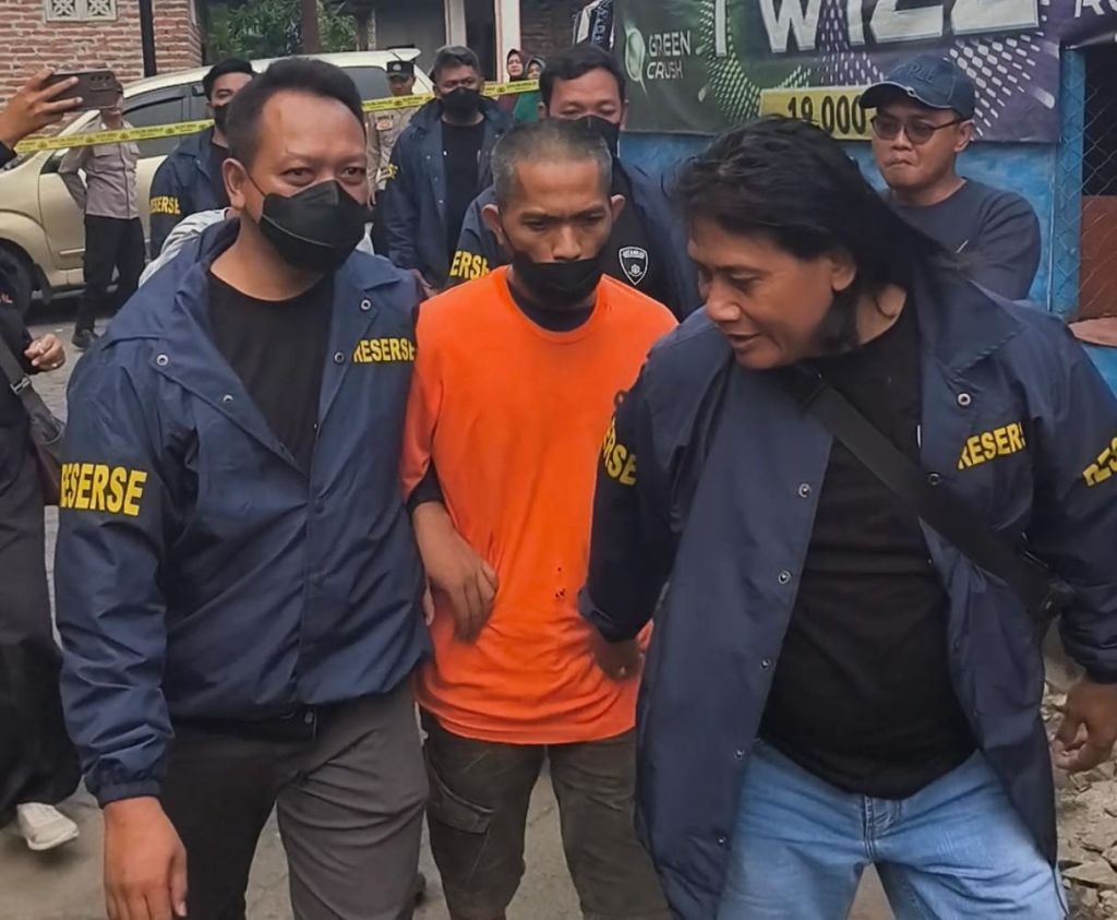 Fakta Baru, Usai Bercumbu Badut Penjual Mainan di Mojokerto Ngamuk Lihat Chat WA Istri dab PIL