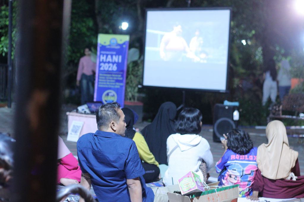 Nonton Film di Taman Kota, Cara BNNK Mojokerto Kenalkan Bahaya Narkoba kepada Anak-anak