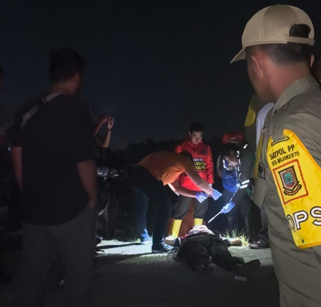 Gelap Gulita, Pria 65 Tahun Ditemukan Tak Bernyawa di Lapangan Surodinawan Mojokerto
