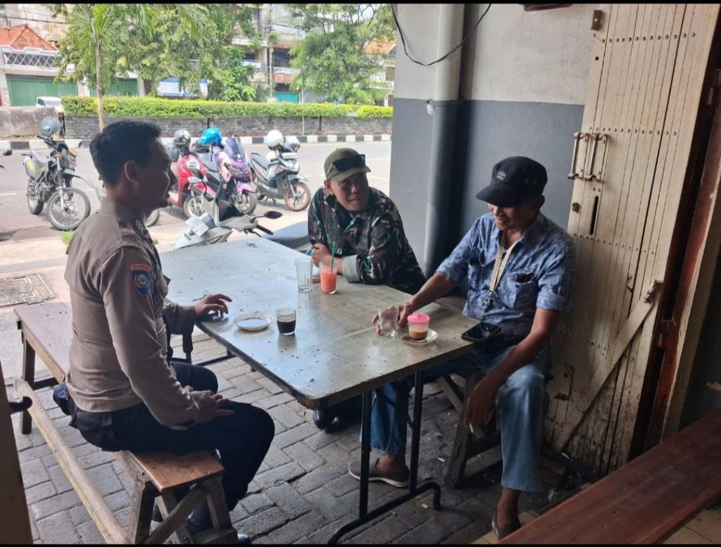 Bhabinkamtibmas Ampel Perkuat Dialog Kamtibmas Bersama Warga Dan Babinsa