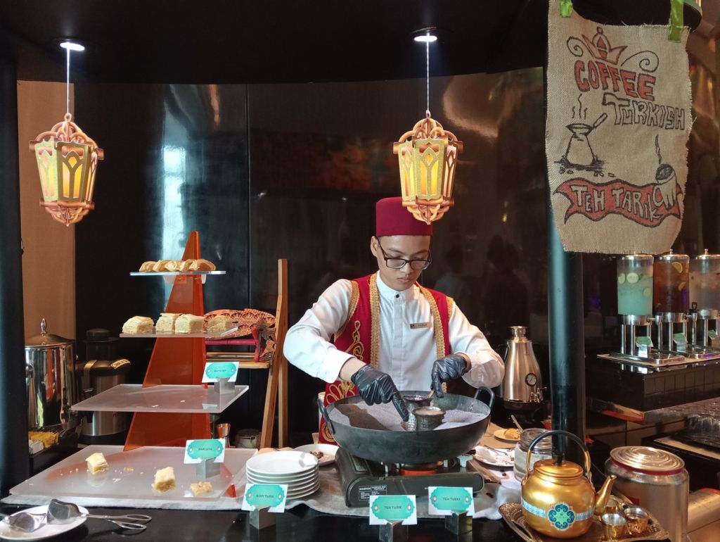 Mencicipi menu ramadan ala Timur Tengah di Surabaya