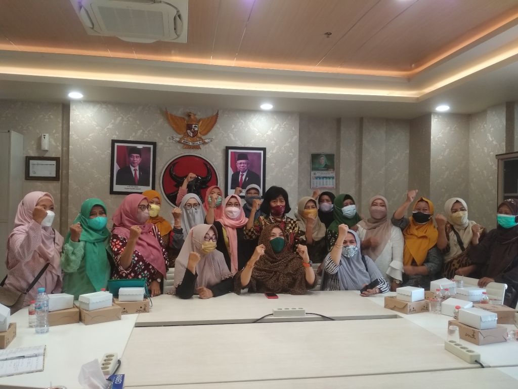 Kader Kesehatan bersama Dyah Katarina di Ruang F-PDIP/Foto:roy