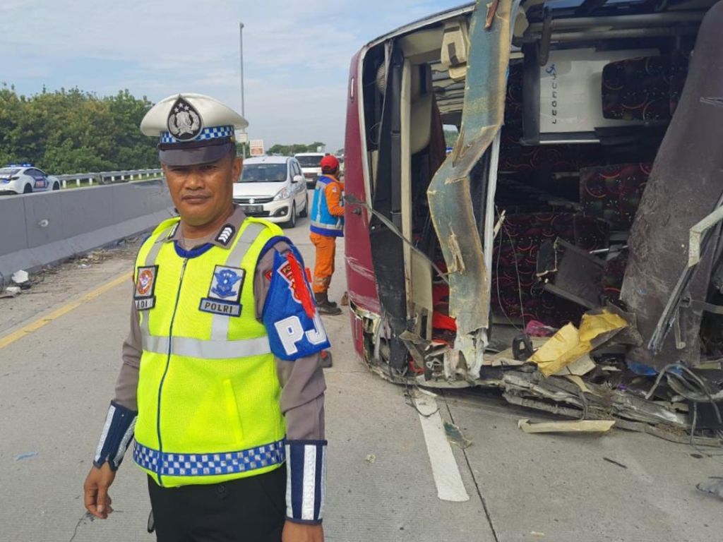 Kecelakaan Bus Partai Hanura di Tol Ngawi, Juga Sebabkan 28 Penumpang Terluka