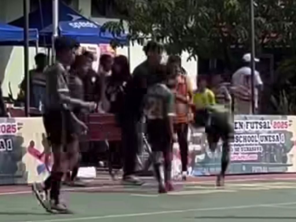 Korban saat dibanting. (Istimewa)