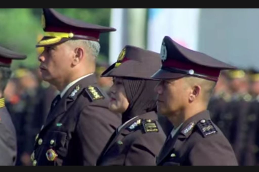 Tiga polisi penerima tanda kehormatan Bintang Bhayangkara Nararya
