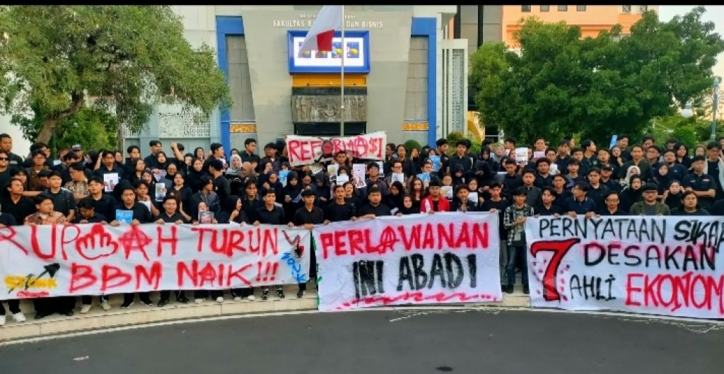 BEM FEB Unair Desak Pemerintah Tindaklanjuti Rekomendasi Ekonom