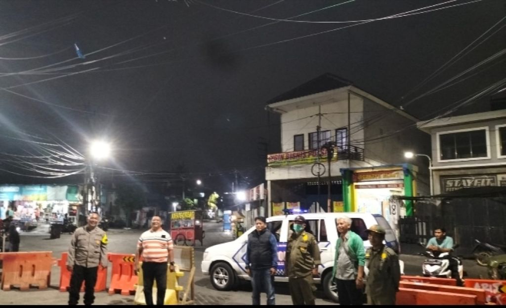 Polisi Hadir di Tengah Masyarakat, Patroli Kamtibmas Ciptakan Rasa Aman di Semampir