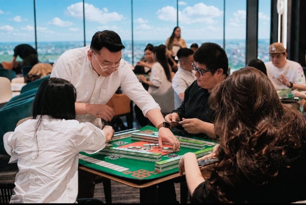 Aloft Surabaya Jadi Pelopor Mahjong Night di Surabaya