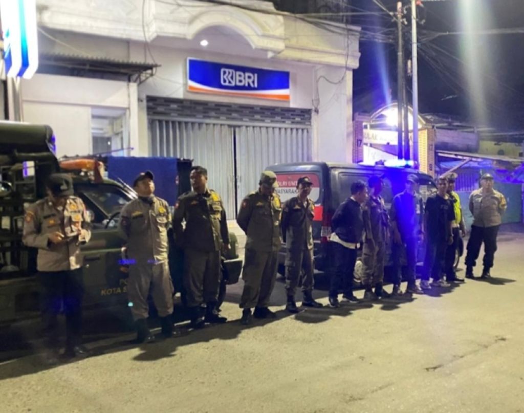 Patroli Rutin di Semampir Antisipasi Kejahatan dan Gangguan Kamtibmas
