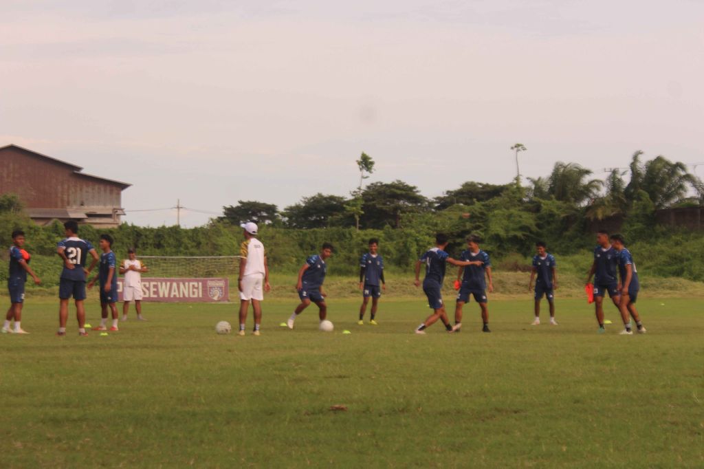 Persewangi Tunjuk Pelatih Baru Gantikan Syamsuddin Battola