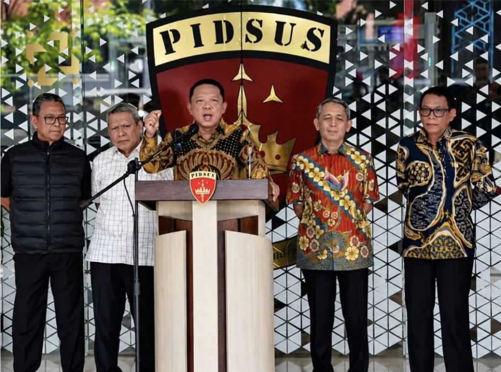 Jampidsus Febrie Adriansyah Muncul ke Publik, Akui Cafe dan Rumah digeledah