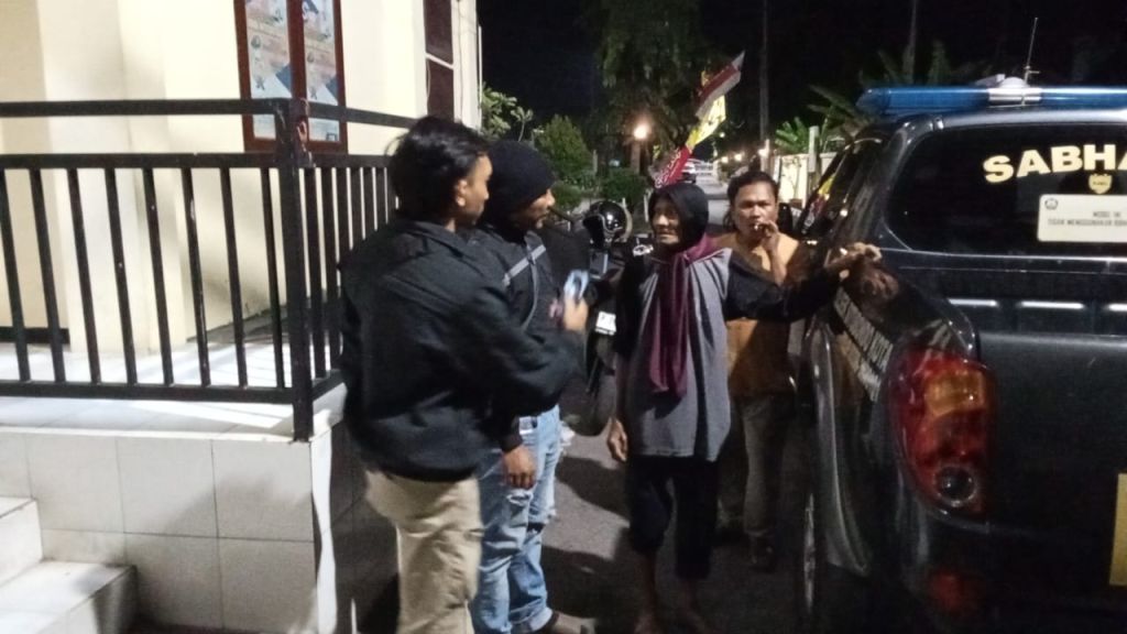 Kakek Situbondo Berusaha Kabur Usai Bakar Rumah Istri dan Anak, Ditangkap Depan RSUD