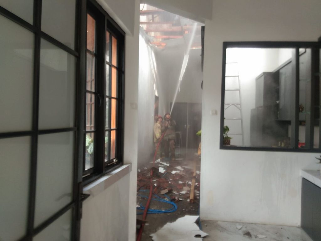 Kebakaran Terjadi di Rumah Kadisparbud Jember
