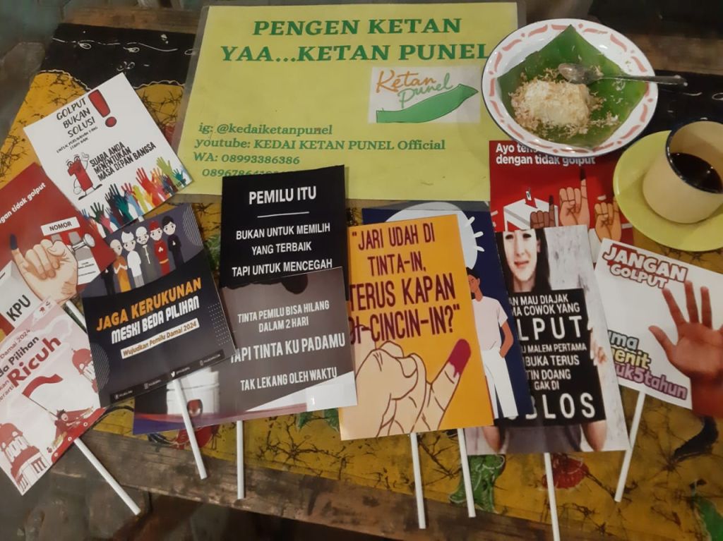 Kedai Ketan Punel Surabaya sediakan ketan gratis bagi warga yang telah mencoblos dalam Pemilu 2024