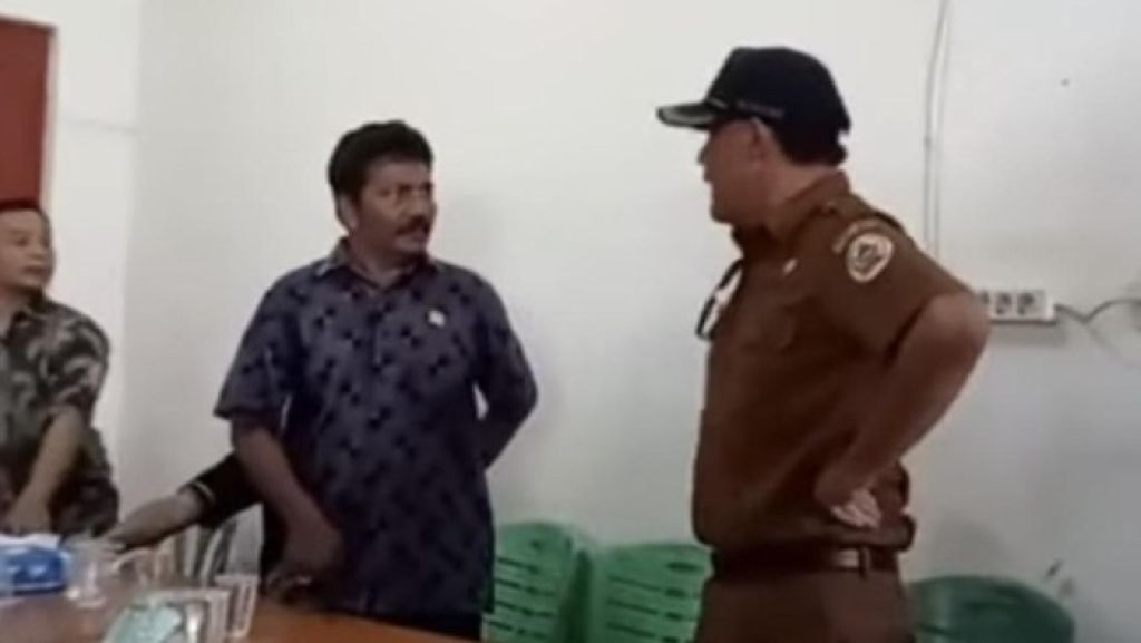Lurah Arogan di Tapteng Viral, Cekcok dengan Ketua DPRD Berujung Nyaris Diamuk Massa