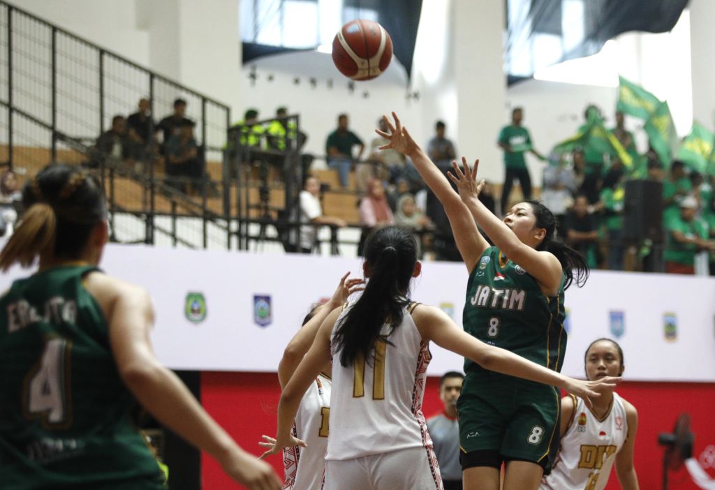 Tim Basket Putri Jatim saat melawan DIY (Foto: Angger for mili.id)
