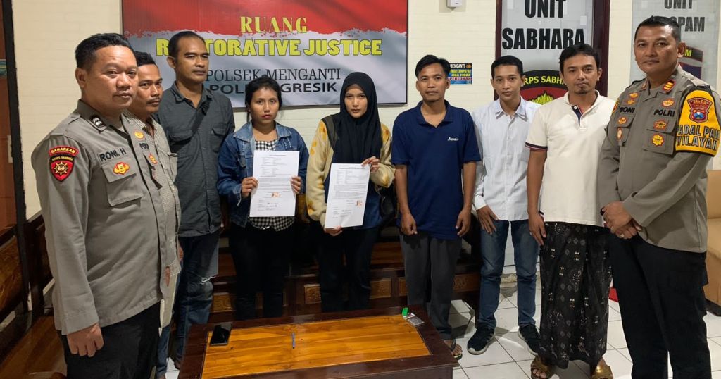 Buntut Warga Gresik Lempar Piring ke Petugas Koperasi Mekaar Berakhir Damai