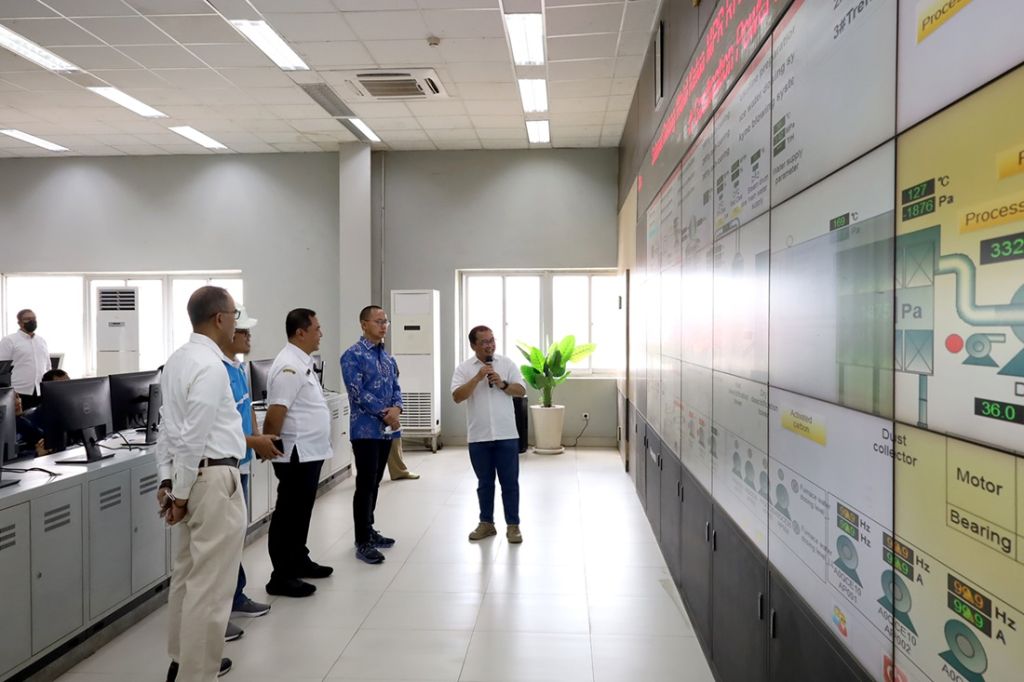 Kunjungan Wakil Ketua MPR RI Eddy Soeparno ke PLTSa Benowo, Surabaya (Foto: Pemkot Surabaya)