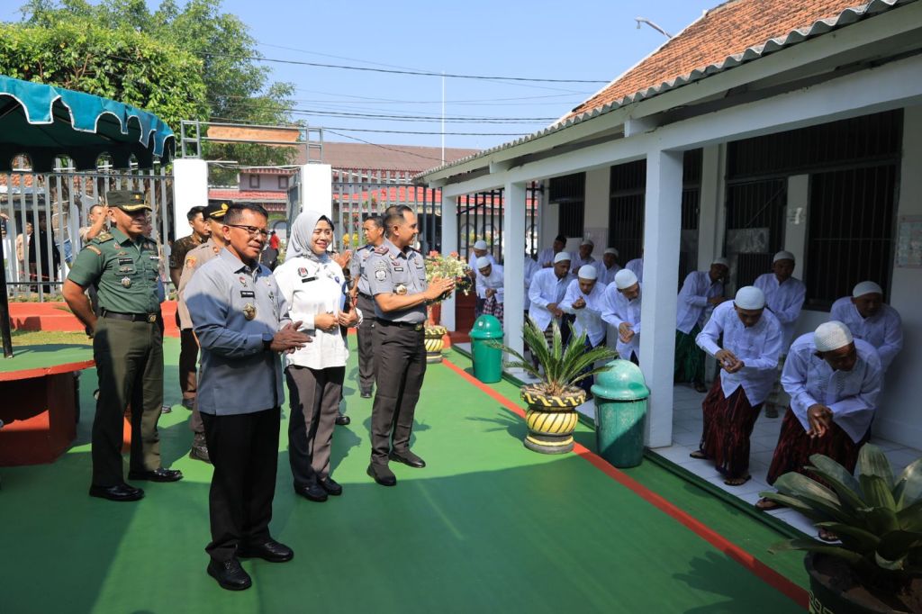 Lapas I Madiun Wisuda 65 Warga Binaan