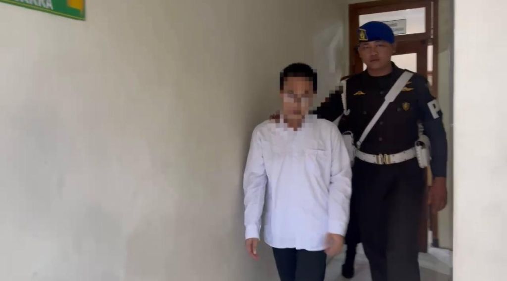Sediakan LC Karaoke Plus-plus, Pria di Mojokerto Jadi Pesakitan