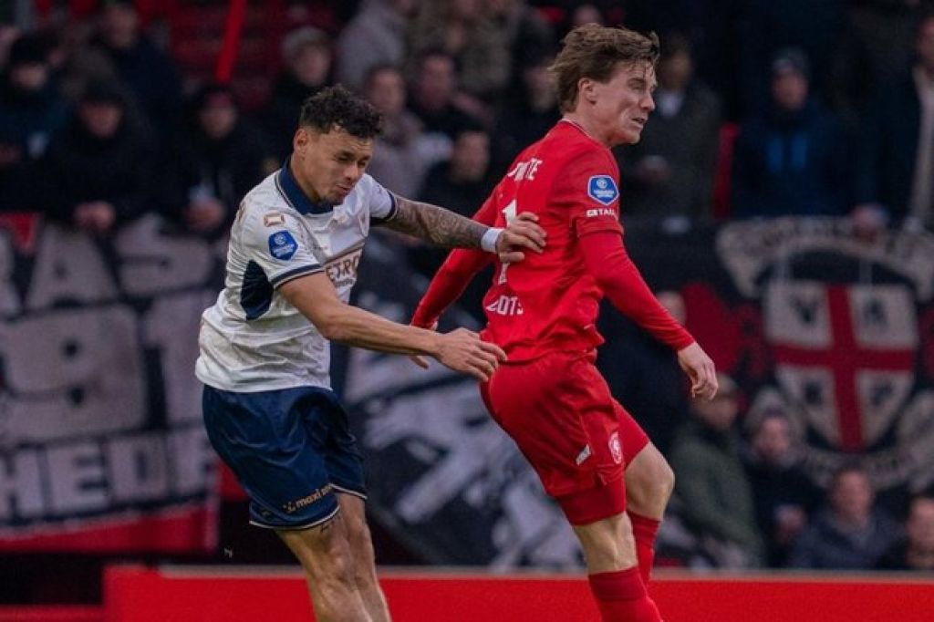 Pasporgate Tuntas, Dean James Bebas! KNVB Buka Jalan Comeback di Go Ahead Eagles