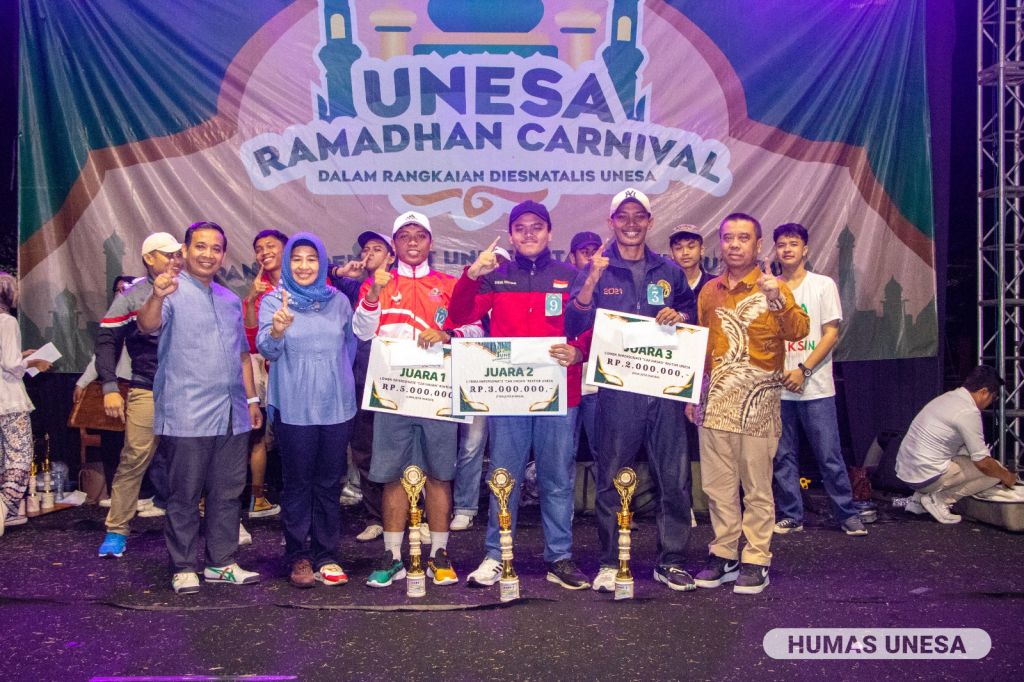 Puncak Ramadan Carnival Unesa Ditutup dengan Lomba Mirip Rektor