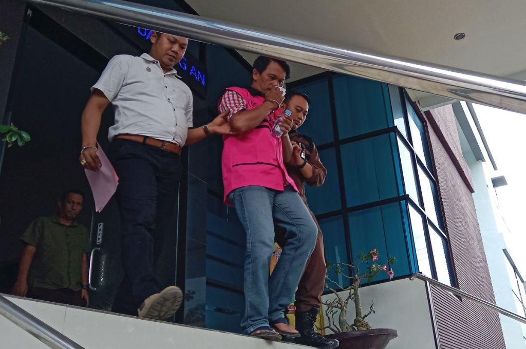 Kejari Bondowoso Jemput Paksa Mantan Kades Binakal
