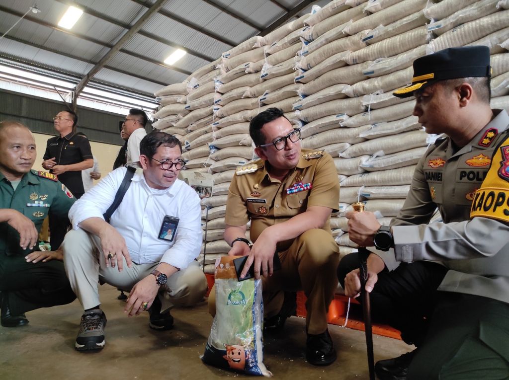 Mas Pj Bakal Keluarkan Surat Edaran ASN Pemkot Mojokerto Beli Beras Premium di Bulog