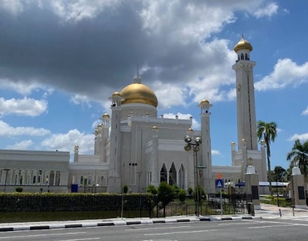 Berkunjung ke Rumah Ayah