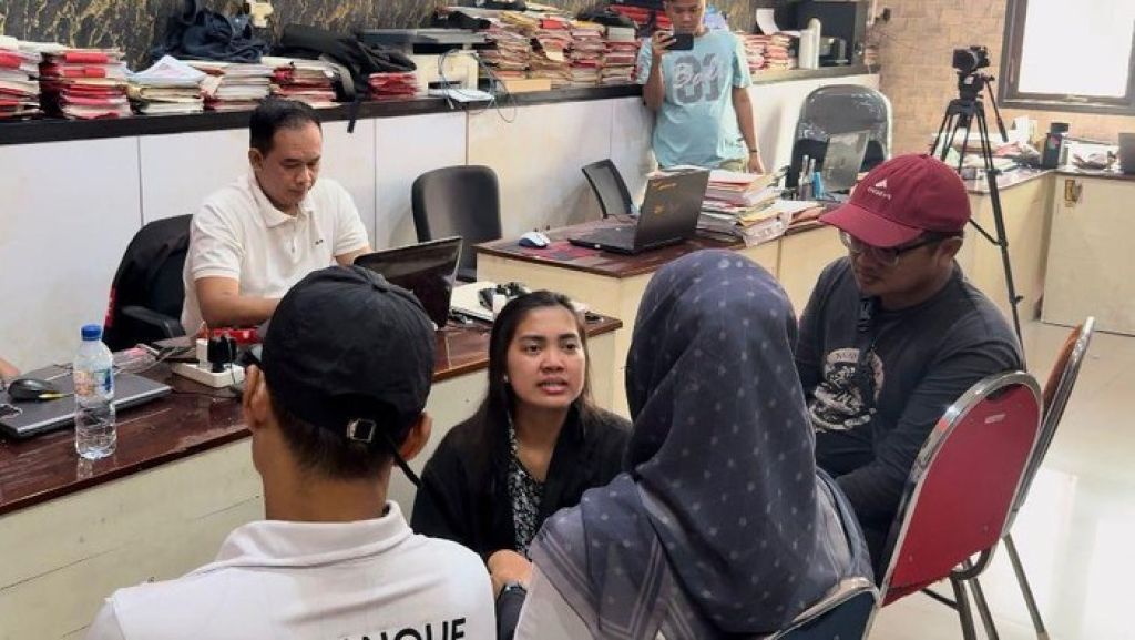 Emosi di Jalan Berujung Hukum: Ibu Muda Penoyor Anak Pemotor di Mojokerto Jadi Tersangka