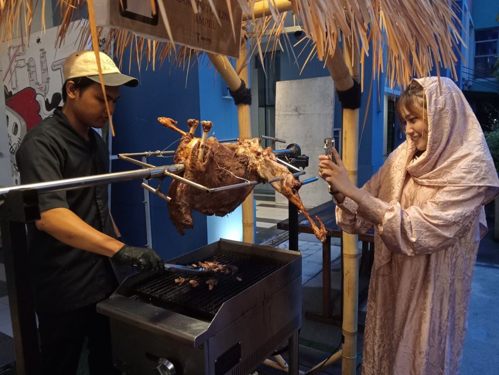 Beragam menu nusantara disajikan dalam Ramadan Buffet