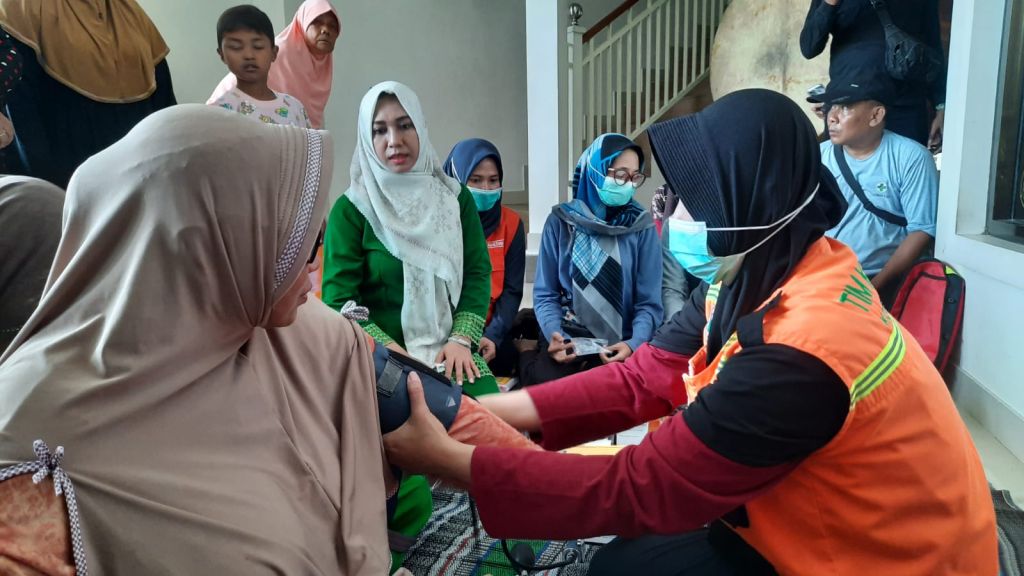 Bencana Banjir Kota Mojokerto, Ning Ita Salurkan Donasi dan Kerahkan Relawan