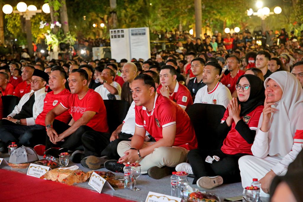 Wali Kota Eri Cahyadi dan Forkopimda Kota Surabaya nobar Timnas Indonesia U-23