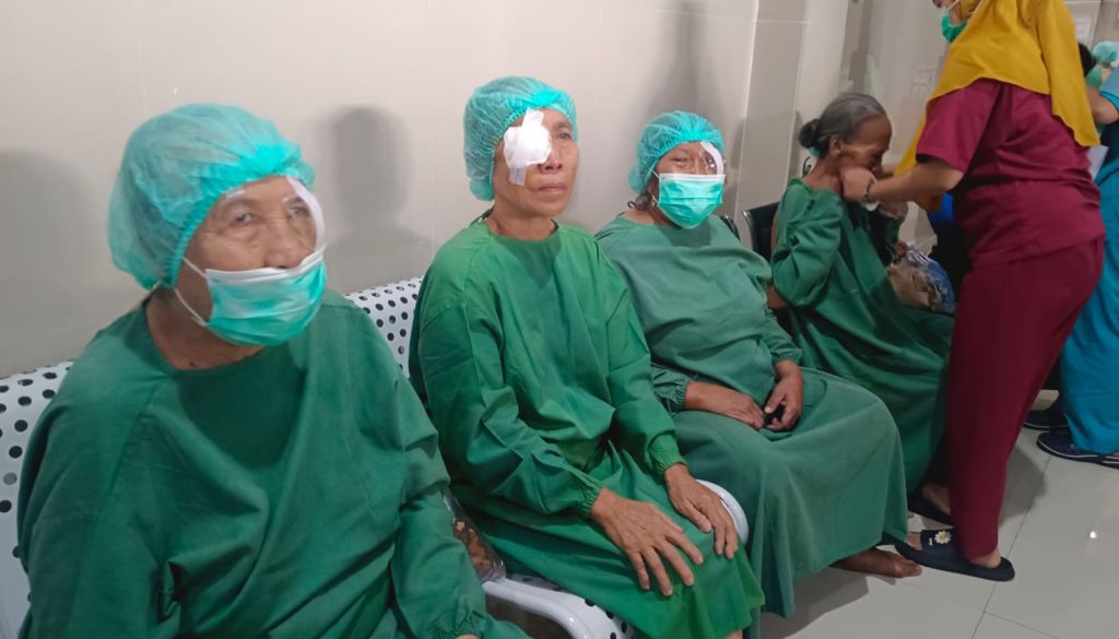 Dukung Kabupaten Situbondo Naik Kelas, RSUD Besuki Gelar Operasi Katarak Gratis