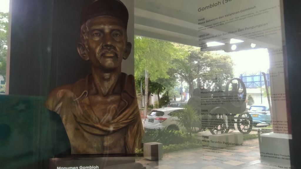 Jejak Gombloh di Surabaya, Karya dan Namanya Abadi
