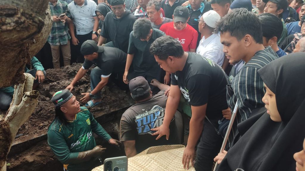 Dikebumikan Samping Makam Orang Tua, Begini Sosok Bejo Sugiantoro di Mata Keluarga