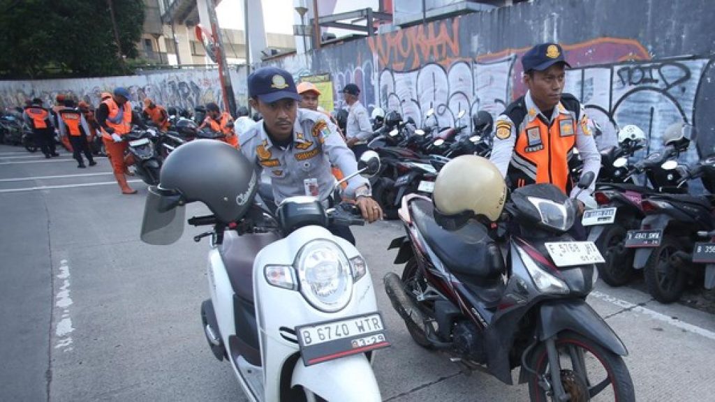 Pemprov DKI Tertibkan Parkir Liar di Sekitar MRT Lebak Bulus, Siapkan Relokasi ke Lahan Sarana Jaya