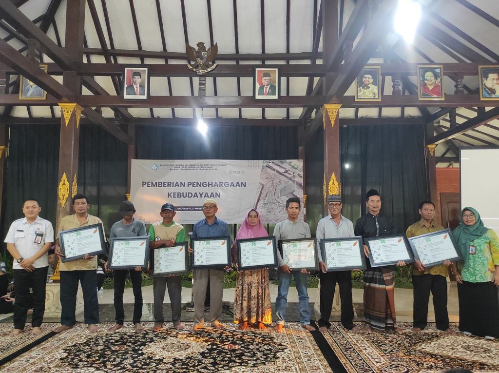 Warga Mojokerto yang mendapatkan Penghargaan Kebudayaan